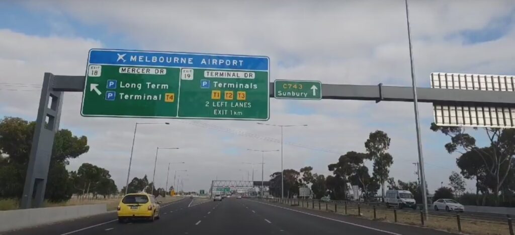 Melbourne Airport Tullamarine (parking lot, view from outside), top 15 Melbourne airport parking options